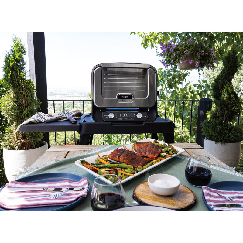 Cuptor electric pentru exterior Ninja Woodfire OO101EU, 2400W, 8 programe, Timer, Afisaj LED, Oprire automata, Rosu/Negru