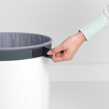 Cos de rufe Brabantia 90300241, 60 L, Capac din pluta, Umplere fara deschidere, Gauri ventilatie, Alb