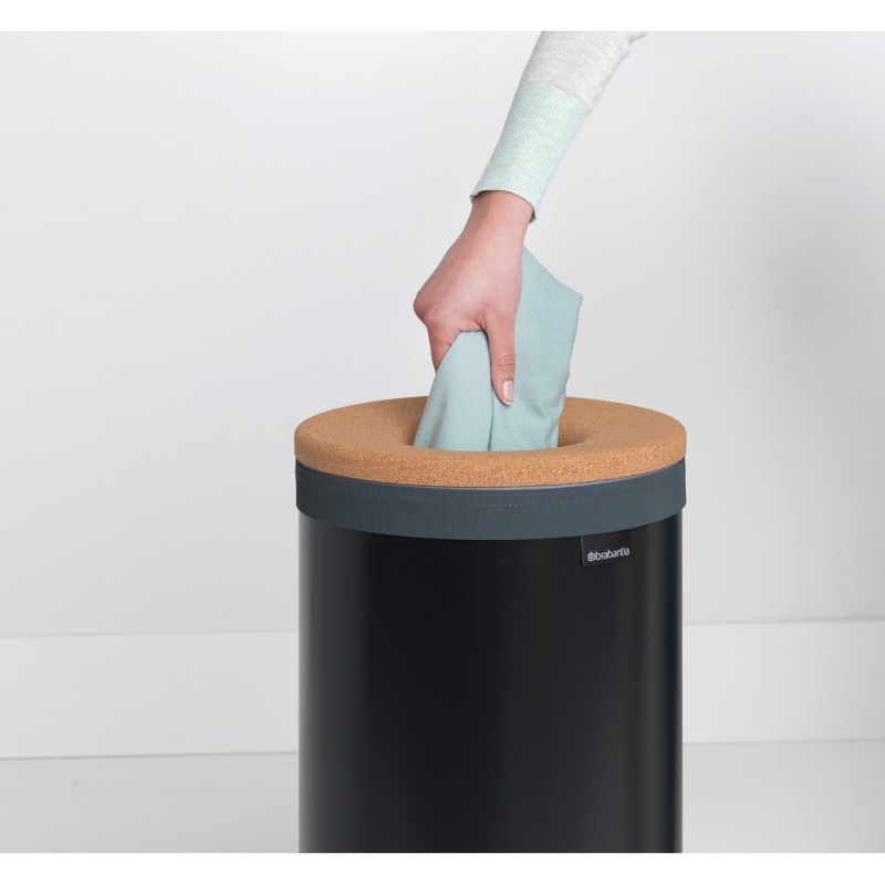 Cos de rufe Brabantia 1000825, 35 L, Capac de pluta, Umplere fara deschidere, Gauri ventilatie, Negru
