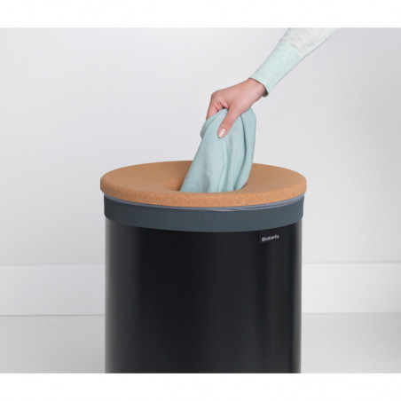 Cos de rufe Brabantia 1000826, 60 L, Capac din pluta, Umplere fara deschidere, Gauri ventilatie, Negru