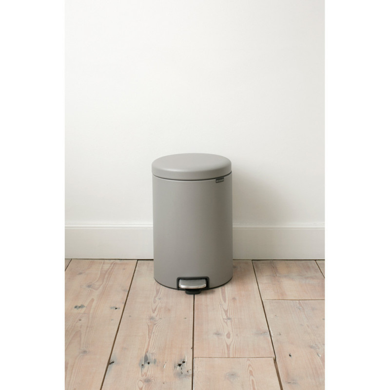 Cos de gunoi cu pedala Brabantia NewIcon 1001091, 20 L, Inchidere lina, Baza antiderapanta, Acoperit cu minerale, Gri