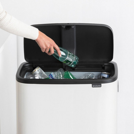Cos de gunoi Brabantia Bo Touch Hi 1001259, 60 L, Deschideri laterale pentru transport, Picioare reglabile, Alb