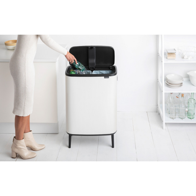 Cos de gunoi Brabantia Bo Touch Hi 1001263, 2x30 l, Fixare ferma pe perete, Picioare reglabile, Alb