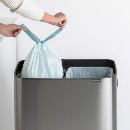 Cos de gunoi Brabantia Bo Touch Hi 1001265, 2x30 L, Perfect langa perete, Reglare pe picior, Rezistent la amprente, Inox/mat
