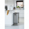 Cos de gunoi Brabantia Bo Touch Hi 1001265, 2x30 L, Perfect langa perete, Reglare pe picior, Rezistent la amprente, Inox/mat