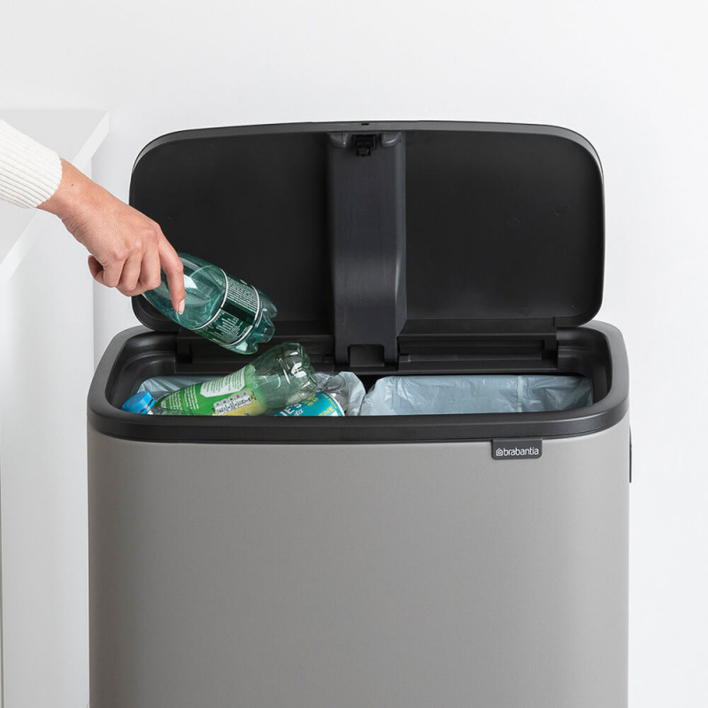 Cos de gunoi Brabantia Bo Touch Hi 1001266, 2x30 L, Perfect langa perete, Reglare picioare, Acoperit cu minerale, Gri