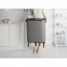 Cos de gunoi Brabantia Bo Touch Hi 1001266, 2x30 L, Perfect langa perete, Reglare picioare, Acoperit cu minerale, Gri