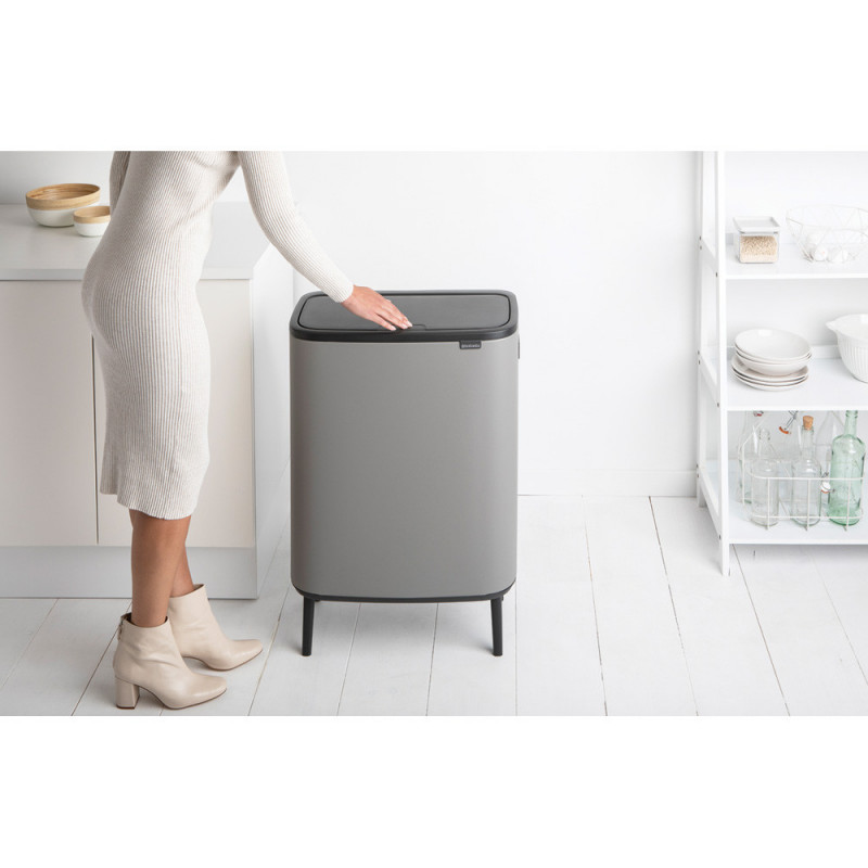 Cos de gunoi Brabantia Bo Touch Hi 1001266, 2x30 L, Perfect langa perete, Reglare picioare, Acoperit cu minerale, Gri