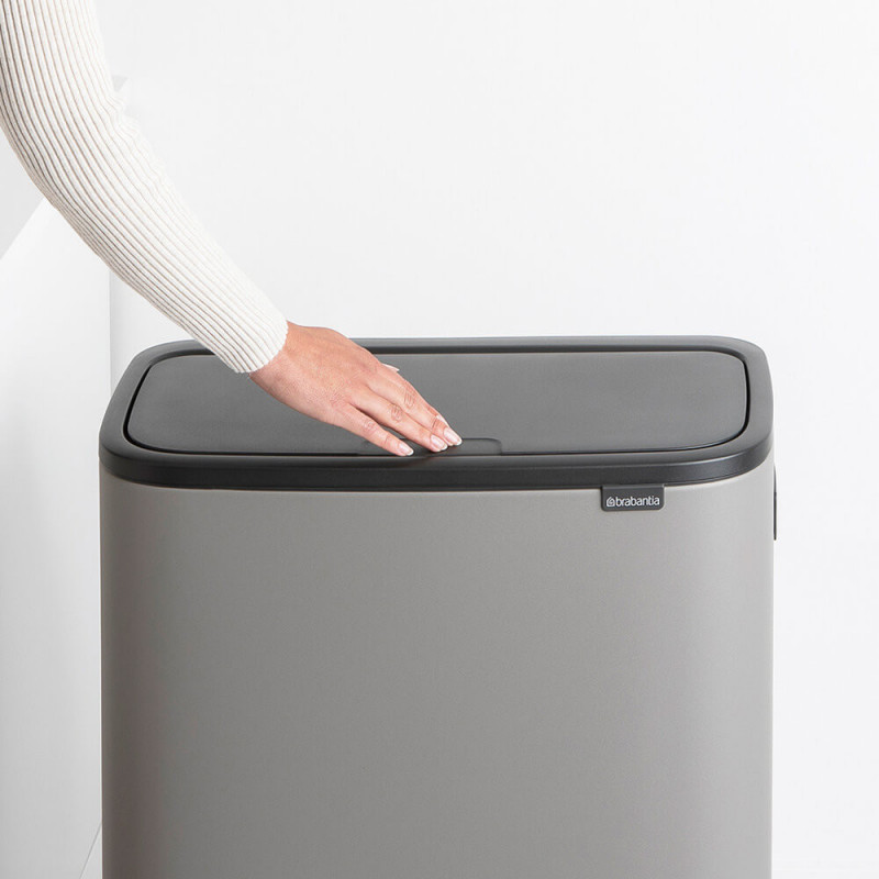 Cos de gunoi Brabantia Bo Touch Hi 1001266, 2x30 L, Perfect langa perete, Reglare picioare, Acoperit cu minerale, Gri