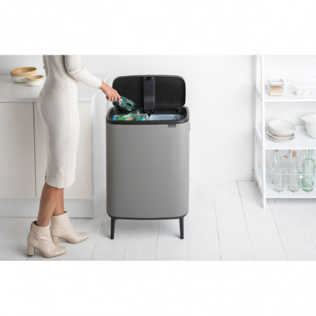 Cos de gunoi Brabantia Bo Touch Hi 1001266, 2x30 L, Perfect langa perete, Reglare picioare, Acoperit cu minerale, Gri