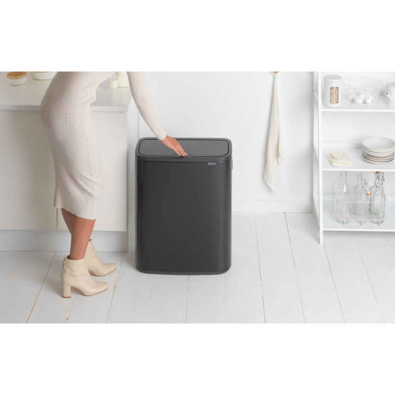 Coș de gunoi Brabantia Bo Touch 1001274, 60 l, deschidere lină și silențioasă, deschidere largă, rezistent la amprente, negru/mat