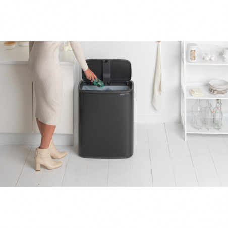 Coș de gunoi Brabantia Bo Touch 1001274, 60 l, deschidere lină și silențioasă, deschidere largă, rezistent la amprente, negru/mat
