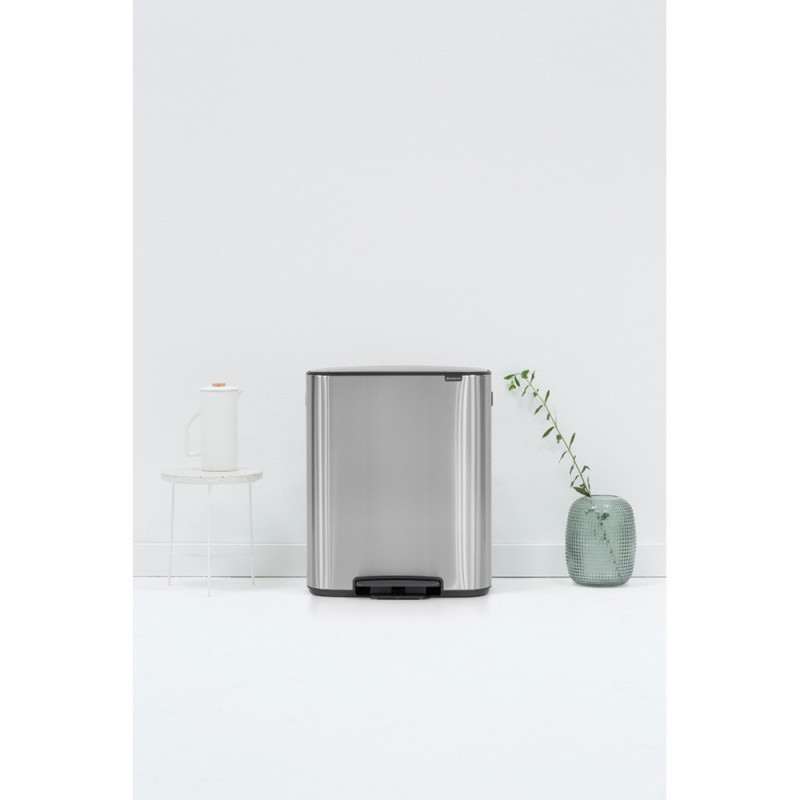 Cos de gunoi cu pedala Brabantia Bo Pedal 1003186, 60 L, Inchidere lina, Baza antiderapanta, Rezistent la amprente, Inox/Mat