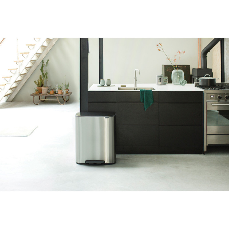 Cos de gunoi Brabantia Bo Pedal 1003192, 2x30 L, Inchidere lina, Baza antiderapanta, Rezistent la amprente, Inox/mat