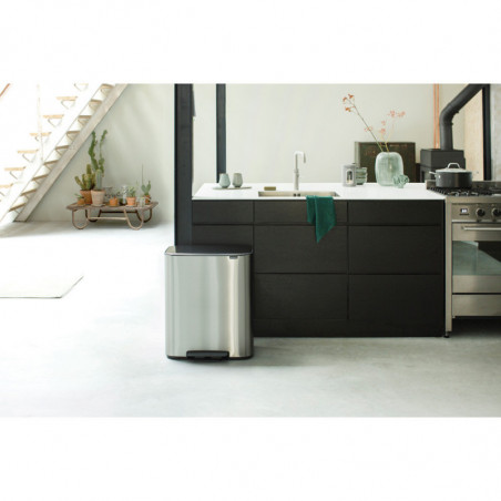 Cos de gunoi Brabantia Bo Pedal 1003192, 2x30 L, Inchidere lina, Baza antiderapanta, Rezistent la amprente, Inox/mat