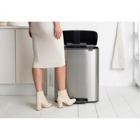 Cos de gunoi Brabantia Bo Pedal 1003192, 2x30 L, Inchidere lina, Baza antiderapanta, Rezistent la amprente, Inox/mat
