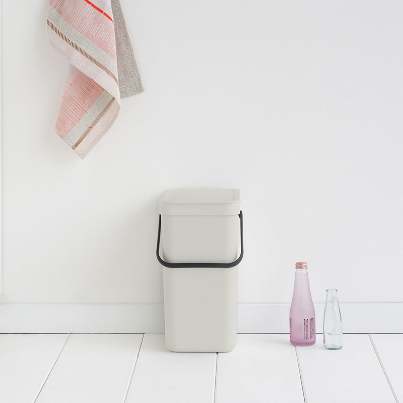 Cos de gunoi colectare selectiva Brabantia Sort&Go 1005511, 12 Ș, Maner, Montabil pe perete, Gri deschis