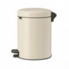 Cos de gunoi cu pedala Brabantia NewIcon 1005527, 5 L, Inchidere lina, Baza antiderapanta, Bej