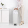 Coș cu pedală Brabantia StepUp 1005556, 40 L, Materiale ecologice, Deschidere mare, Gri deschis