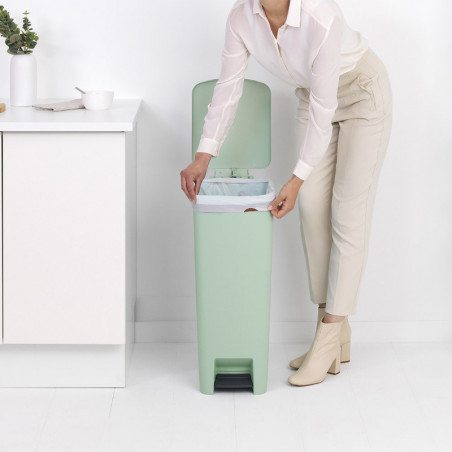 Coș cu pedală Brabantia StepUp 1005558, 40 L, Materiale ecologice, Deschidere mare, Verde deschis