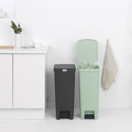 Coș cu pedală Brabantia StepUp 1005558, 40 L, Materiale ecologice, Deschidere mare, Verde deschis