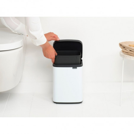 Cos de gunoi Brabantia Bo Small 1006621, 4 L, Deschidere lina si silentioasa, Baza antiderapanta, Alb