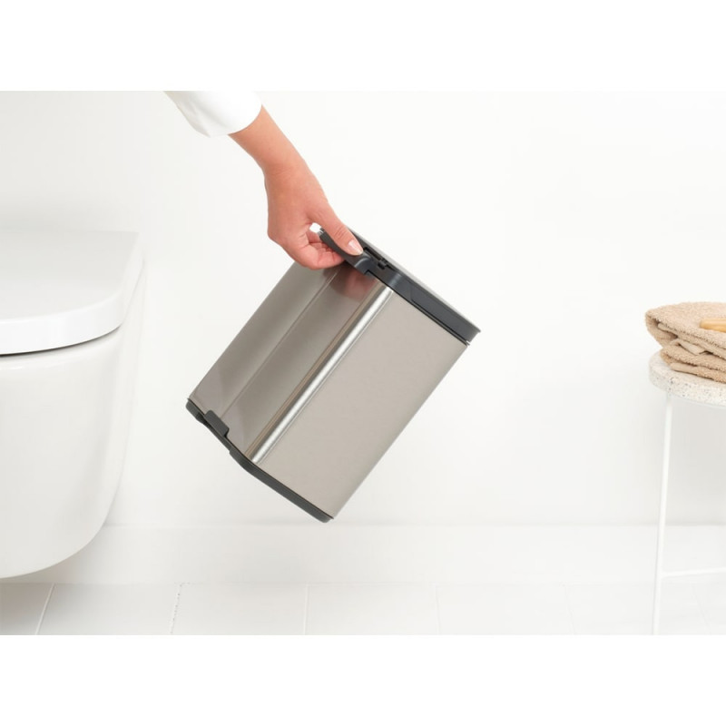 Cos de gunoi Brabantia Bo Small 1006625, 4 L, Deschidere lina si silentioasa, Baza antiderapanta, Rezistent la amprente, Inox/Mat