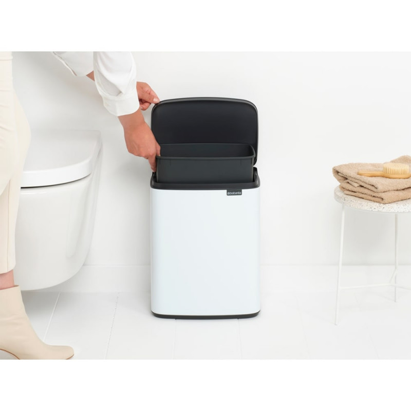 Cos de rufe Brabantia Bo Small 1006633, 12 L, Deschidere silentioasa si lina, Baza antiderapanta, Alb