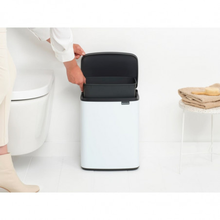 Cos de rufe Brabantia Bo Small 1006633, 12 L, Deschidere silentioasa si lina, Baza antiderapanta, Alb