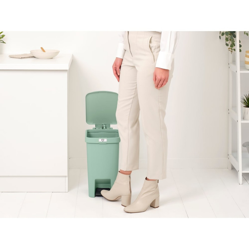 Coș cu pedală Brabantia StepUp 1008481, 16 L, Materiale ecologice, Deschidere mare, Verde deschis