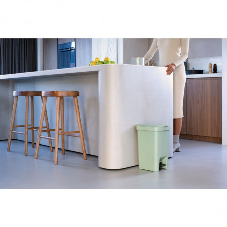 Coș cu pedală Brabantia StepUp 1008481, 16 L, Materiale ecologice, Deschidere mare, Verde deschis