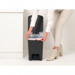Coș cu pedală Brabantia StepUp 1008482, 25 L, Materiale ecologice, Deschidere mare, Gri închis