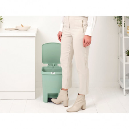 Coș cu pedală Brabantia StepUp 1008484, 25 L, Materiale ecologice, Deschidere mare, Verde deschis