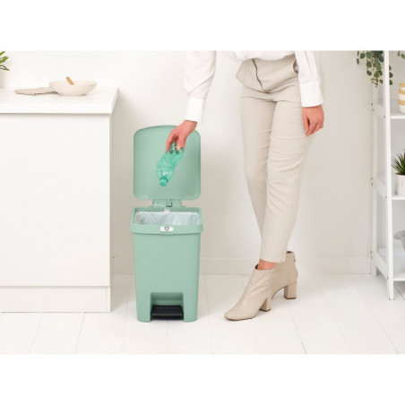 Coș cu pedală Brabantia StepUp 1008484, 25 L, Materiale ecologice, Deschidere mare, Verde deschis