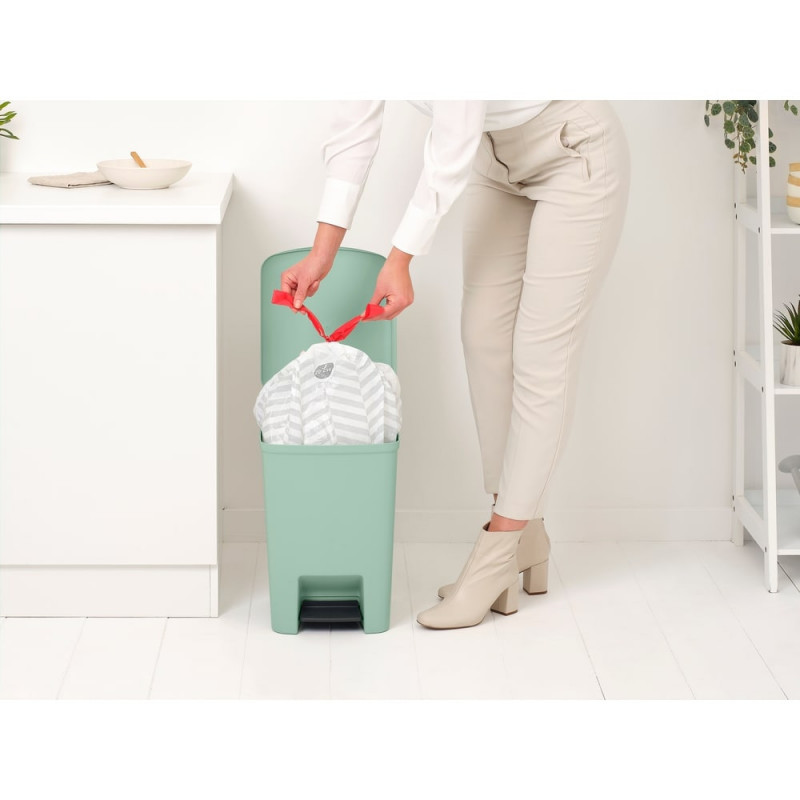 Coș cu pedală Brabantia StepUp 1008484, 25 L, Materiale ecologice, Deschidere mare, Verde deschis