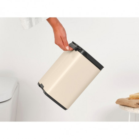 Cos de gunoi Brabantia Bo Small 1008865, 4 L, Deschidere lina si silentioasa, Baza antiderapanta, Bej