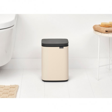 Cos de gunoi Brabantia Bo Small 1008865, 4 L, Deschidere lina si silentioasa, Baza antiderapanta, Bej