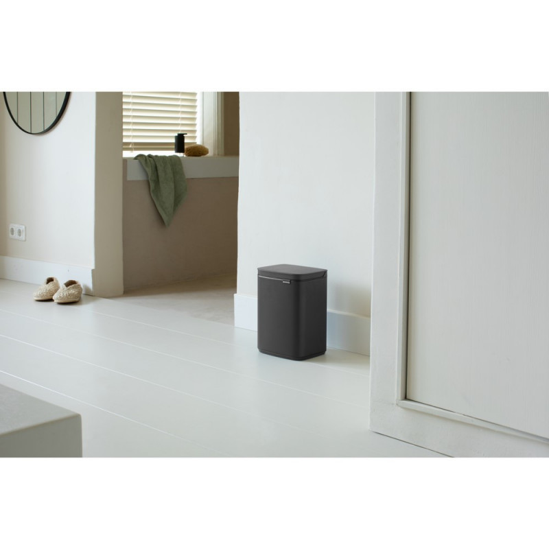 Cos de gunoi Brabantia Bo Small 1008866, 4 L, Deschidere lina si silentioasa, Baza antiderapanta, Acoperire minerala, Gri inchis