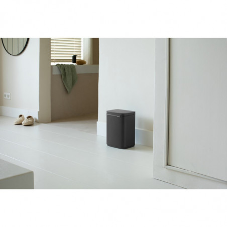 Cos de gunoi Brabantia Bo Small 1008866, 4 L, Deschidere lina si silentioasa, Baza antiderapanta, Acoperire minerala, Gri inchis
