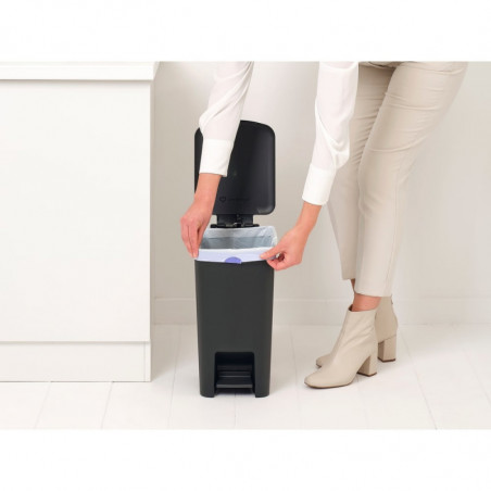 Coș cu pedală Brabantia StepUp 1008479, 16 L, Materiale ecologice, Deschidere mare, Gri închis
