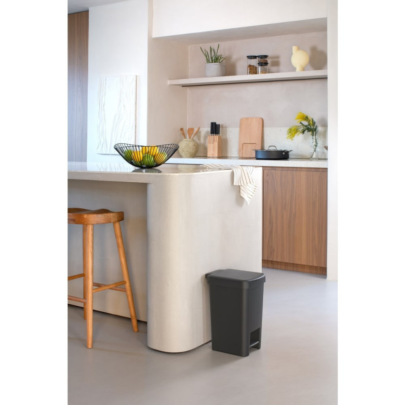 Coș cu pedală Brabantia StepUp 1008479, 16 L, Materiale ecologice, Deschidere mare, Gri închis