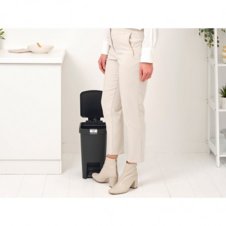 Coș cu pedală Brabantia StepUp 1008476, 10 L, Materiale ecologice, Deschidere mare, Gri închis