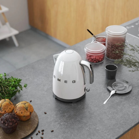 Fierbator electric SMEG KLF03WHEU, 2400W, 1.7 l, Oțel inoxidabil, Filtru lavabil, Auto. off, Alb