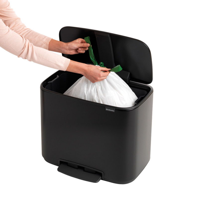 Cos de gunoi cu pedala Brabantia Bo Pedal 1000236, 36 L, Inchidere lina, Baza antiderapanta, Rezistent la amprente, Negru