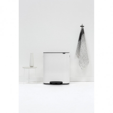 Coș de gunoi Brabantia Bo Pedal 1003182, 60 l, închidere ușoară, bază antiderapantă, alb