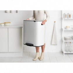 Coș de gunoi Brabantia Bo Pedal 1003182, 60 l, închidere ușoară, bază antiderapantă, alb