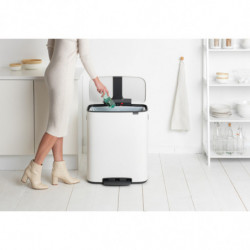Coș de gunoi Brabantia Bo Pedal 1003182, 60 l, închidere ușoară, bază antiderapantă, alb
