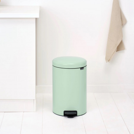 Cos de gunoi cu pedala Brabantia NewIcon 1008847, 20 L, Inchidere lina, Baza antiderapanta, Verde deschis