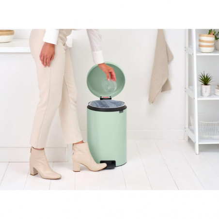 Cos de gunoi cu pedala Brabantia NewIcon 1008847, 20 L, Inchidere lina, Baza antiderapanta, Verde deschis