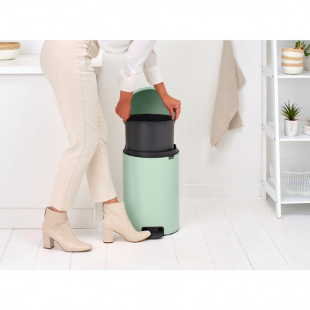 Cos de gunoi cu pedala Brabantia NewIcon 1008847, 20 L, Inchidere lina, Baza antiderapanta, Verde deschis